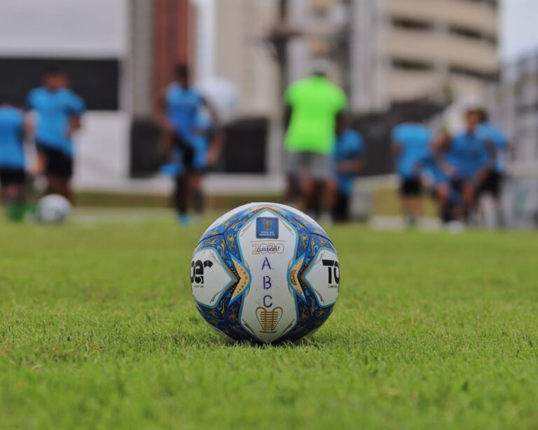 Omissão da CBF e federações estaduais potencializa o impacto da pandemia em clubes de menor expressão