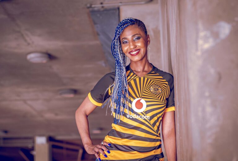 Amarelo e preto: 25 uniformes principais do Kaizer Chiefs