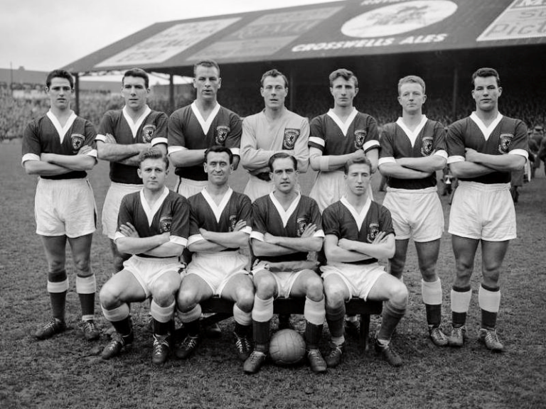 Elogiado por Pelé, fumante pré-jogo e ídolo do Northampton Town: quem foram os jogadores do País de Gales na Copa de 1958?